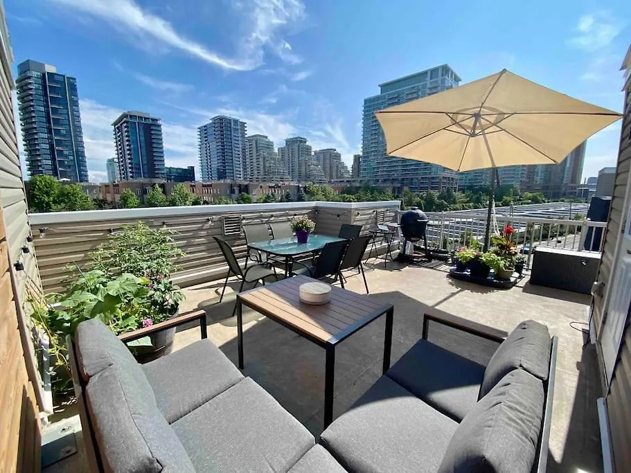 King West Private Rooftop Retreat Toronto Apartment