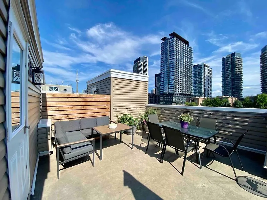 King West Private Rooftop Retreat Toronto Apartment