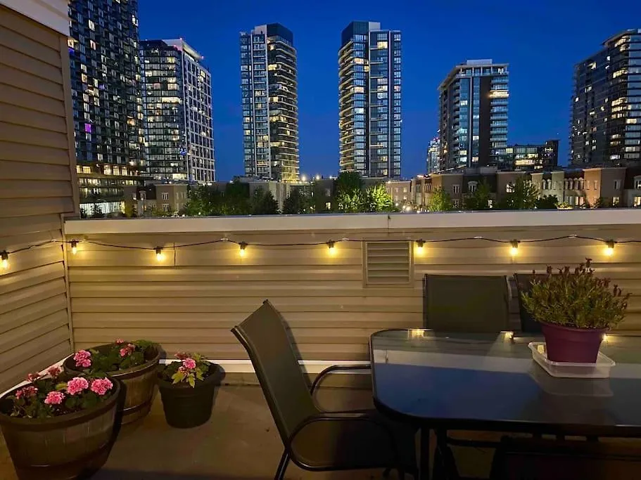 King West Private Rooftop Retreat Toronto Apartment