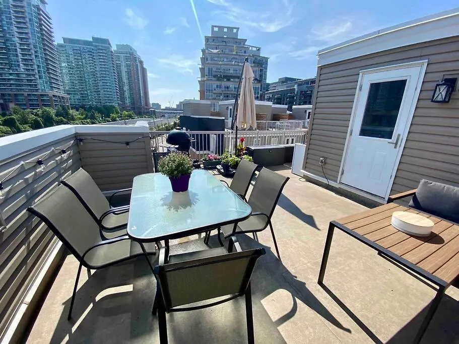 King West Private Rooftop Retreat Toronto 0*,
